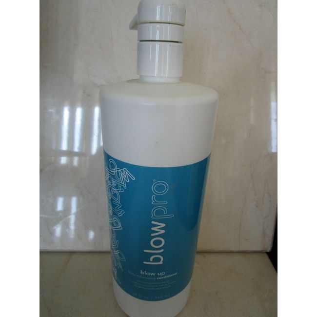 BLOW PRO DAMAGE CONTROL DAILY REPAIRING SHAMPOO SULFATE FREE 32 OZ SEE DETAILS