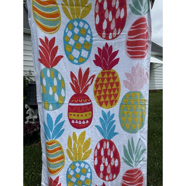 NWT Sun squad beach or Pool towel pineapple print Size 62" x 32"
