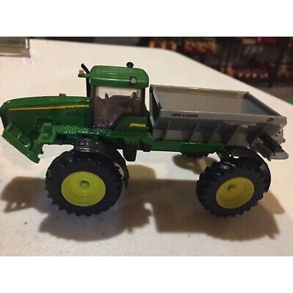 John Deere 4920 Dry Fertilizer Spreader w 4 Wheel Drive 1/64 by Ertl