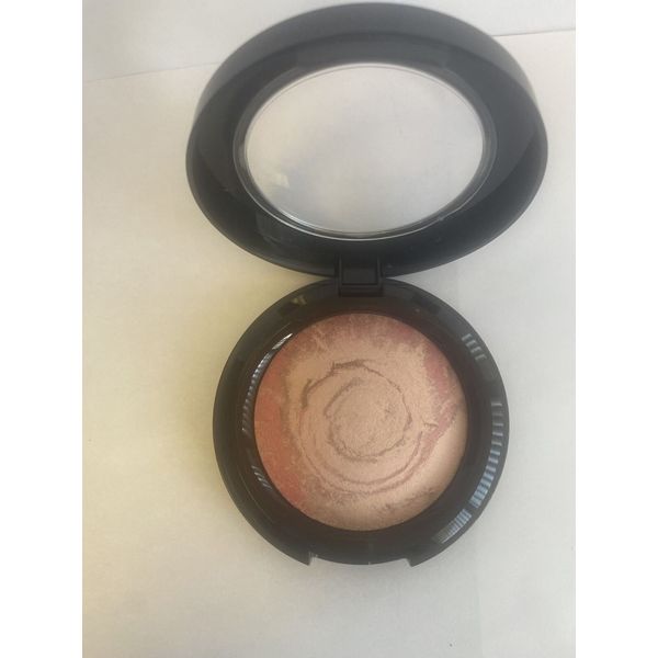 Your Name Cosmetics Baked Finishing Powder Matte Blooom*