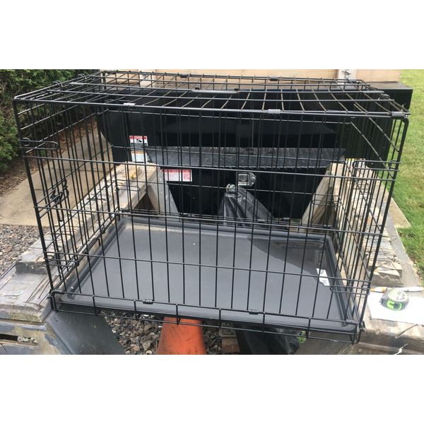 Wire Dog Crate for medium sized pet 26 to 40 LBS 30" L 19" W 21"H Collapsible