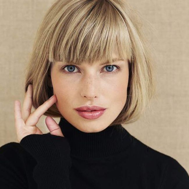 Queentas Short Blonde Bob Wig with Air Bangs Chin Length Heat Resistant Synthetic for Women with Wig Cap ( Golden Blonde(#24) Mixed Strawberry Blonde(#27))