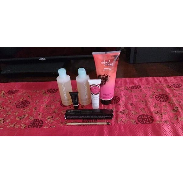 BeautiControl Set: Eye Pencil, Body Lotion, Concealer, 2 Makeup Remover & Lotion