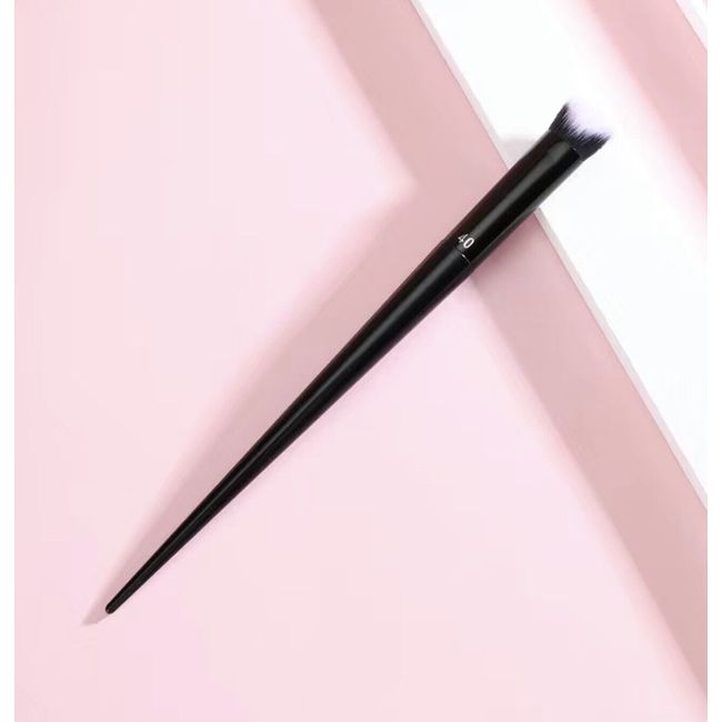 KAT VON D/KVD-Lock-It Edge Concealer Brush #40 -100% Authentic