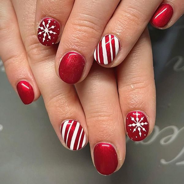 Short Christmas Nails, 24pcs Square Christmas False Nails, Cute Stick On Nails With Red Striped Snowflake Design, Press On Nails Glue On Nails For DIY Nail Art Christmas Party