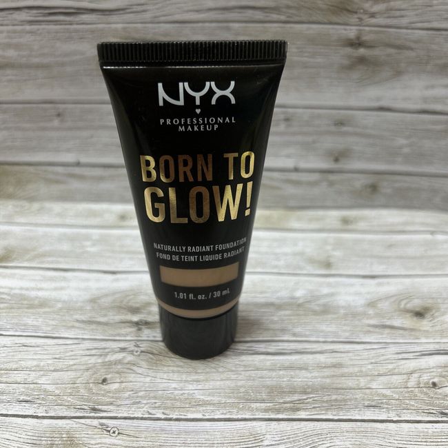 NYX PROFESSIONAL Born To Glow  Radiant Foundation BTGRF10 Buff