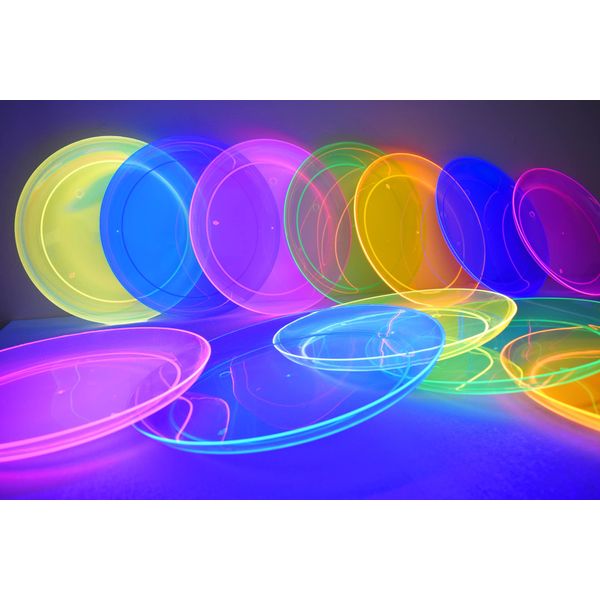 DIRECTGLOW LLC Blacklight Reactive Party Plates with FREE Blacklight Balloons (40, 10.25 inch)