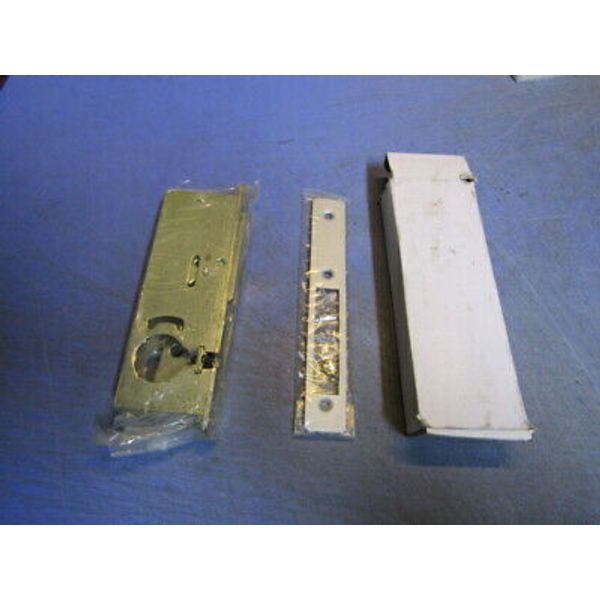 1 – INTERNATIONAL DH-1850-1 -1/2 Door Closers 1 ½” Inch Backset. NEW in Box