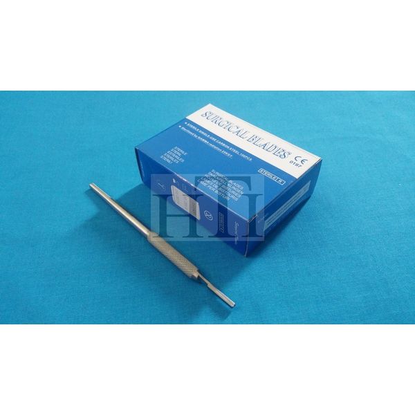 100 SCALPEL STERILE BLADES #10 WITH FREE ROUND SCALPEL HANDLE #3 (HTI BRAND)