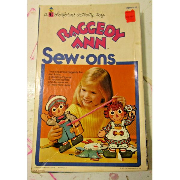 1976 A Colorforms Activity Toy Raggedy Ann Sew-Ons No. 910C