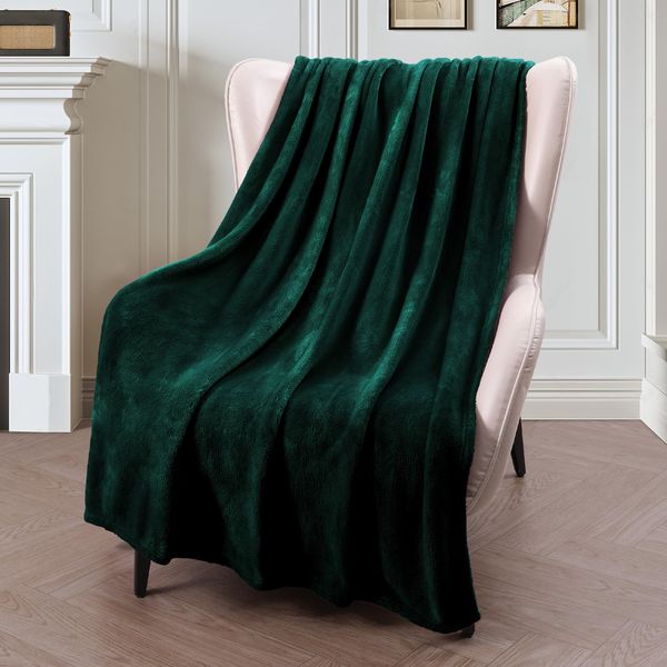 Exclusivo Mezcla Soft Throw Blanket, 127 x 178 CM Fleece Velvet Blanket for Sofa Settees, Fluffy Sofa Throws, Warm, Cozy, Plush and Lightweight Forest Green Blanket