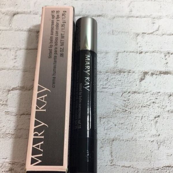 Mary Kay Tinted Lip Balm with Sunscreen SPF 15 Apricot 025395 Exp 03/11