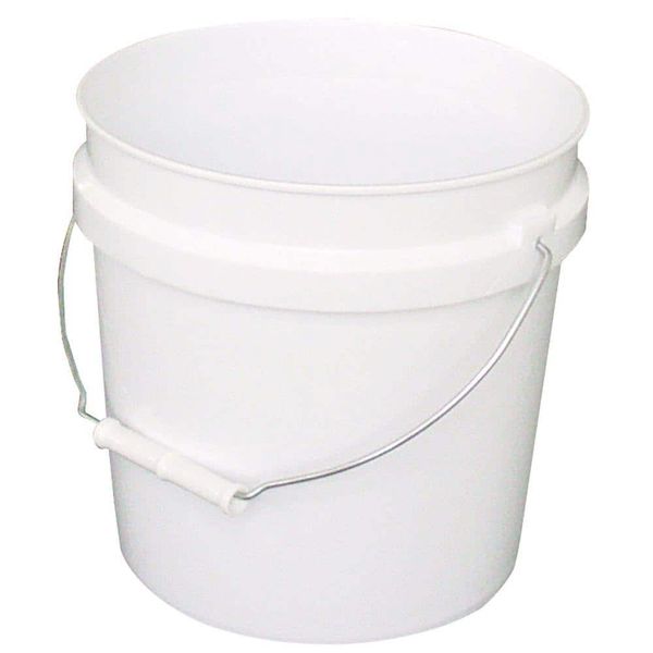 2 Gallon Plastic Paint Bucket with Handle White