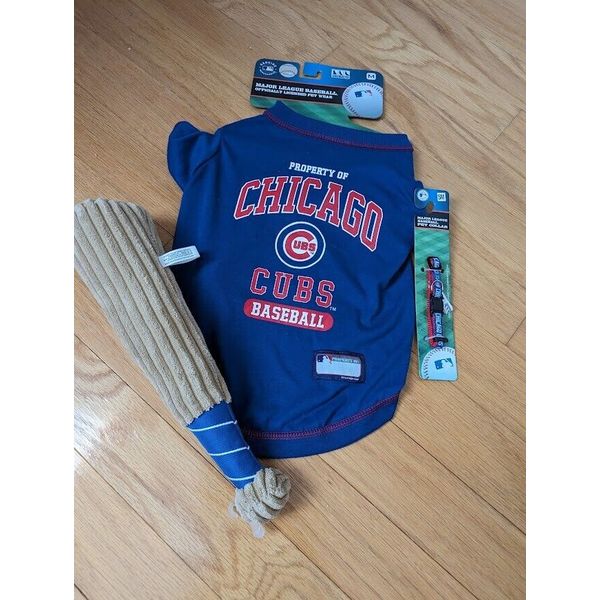 Pets First MLB Baseball Bat  Squeaking Plush Sports Toy  Chicago Cub pet Collar