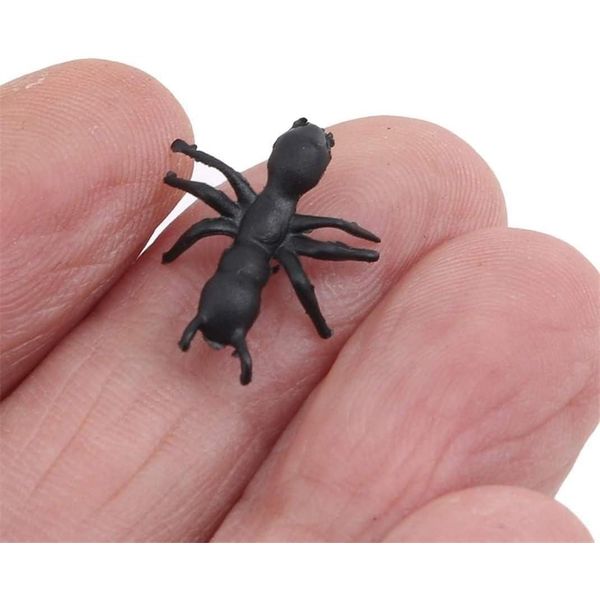 Sluswallow 100Pcs Black Fake Black Ant Realistic Imitation for Halloween Prank Props Simple and Sophisticated Design Executive Desk Games, Decorations