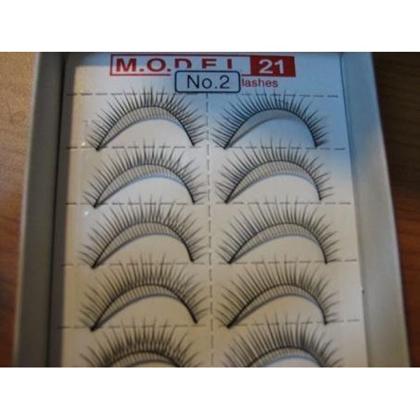 Model 21 False Eyelashes No. 2, 10 Pairs