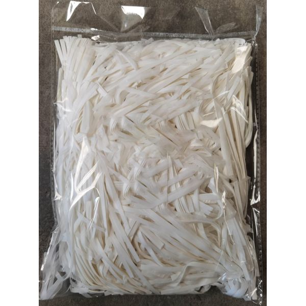 NomPat White Shredded Tissue Paper for Gift Boxes 200g | 22gsm Raffia Wood Wool Packaging Hamper Straw Filling for Hamper Basket | Gift Packaging Filler