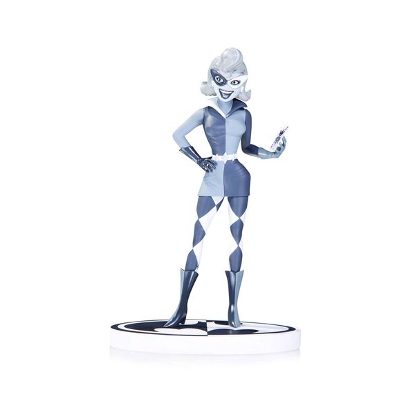 DC Comics SEP150351 Second Edition Batman Harley Quinn Statue by Paul Dini