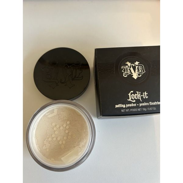 Kat Von D Lock-It setting powder translucent 0.67oz/19g Boxed
