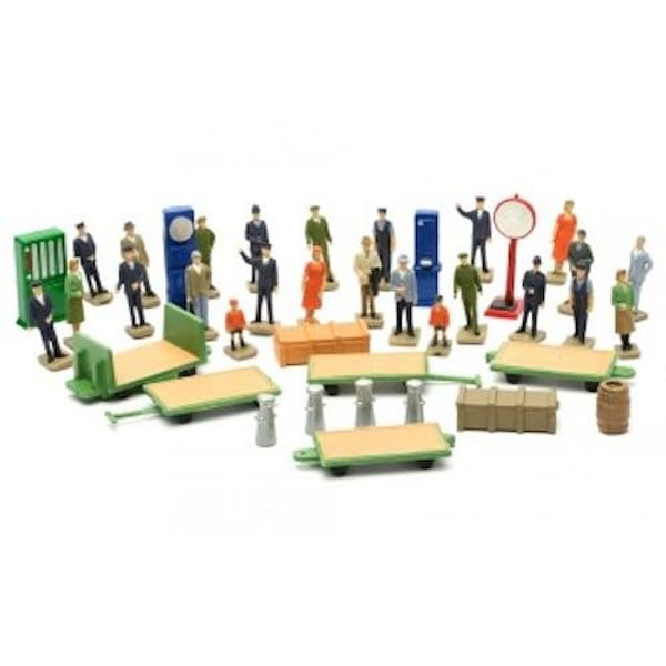 Dapol Unpainted Model Railway Station Accessories Kit - OO Scale 1/76