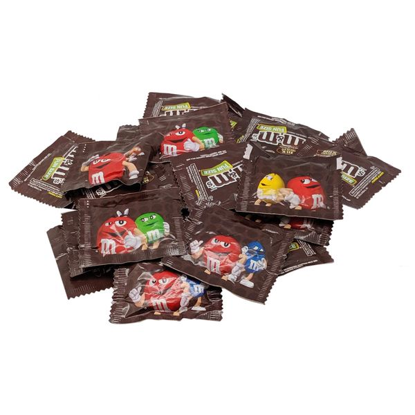 M&Ms Milk Chocolate Fun Size Candy - 1 LB (Approx. 32 Fun Size Packs) - Comes in a Sealed/Resealable Bag - Perfect For Parties, Pinata, Office Bowl, Wedding Favors, Easter Baskets