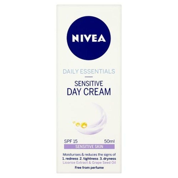 Daily Essentials Sensitive Day Cream SPF 15