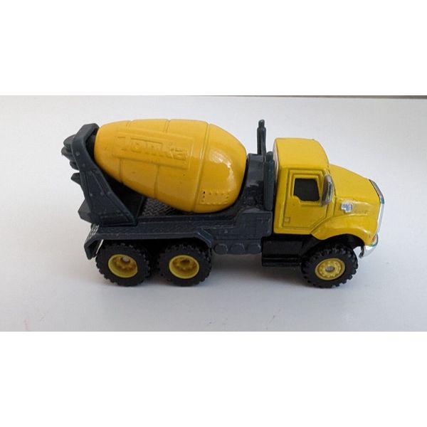 Hasbro truck toy yellow cement mixer Tonka 2012 concrete construction #06404