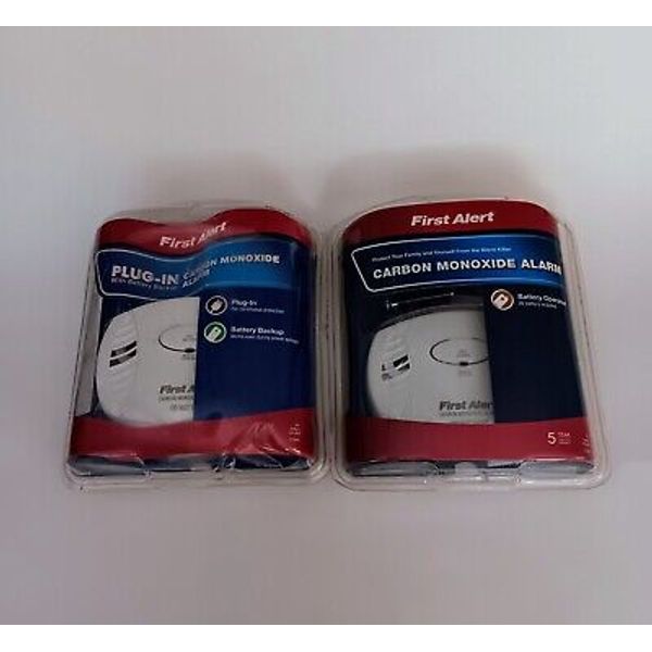 First Alert C0400 Carbon Monoxide Alarms Dectectors NIB 2 PACK