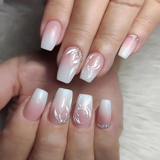 Square Press on Nails Short White Fake Nails Acrylic Artificial