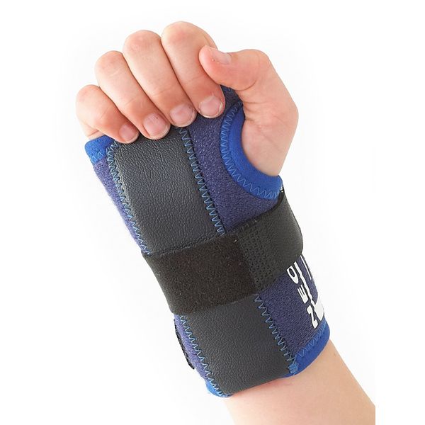 Neo-G Wrist Support for Kids - Stabilized Support For Carpal Tunnel, Juvenile Arthritis, Joint Pain, Tendonitis, Hand Sprains - Adjustable Compression - Class 1 Medical Device - Right