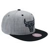Mitchell & Ness Snapback Cap - Broad II Chicago Bulls grau