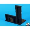 Blackdog D72046 1/72 House with gate base