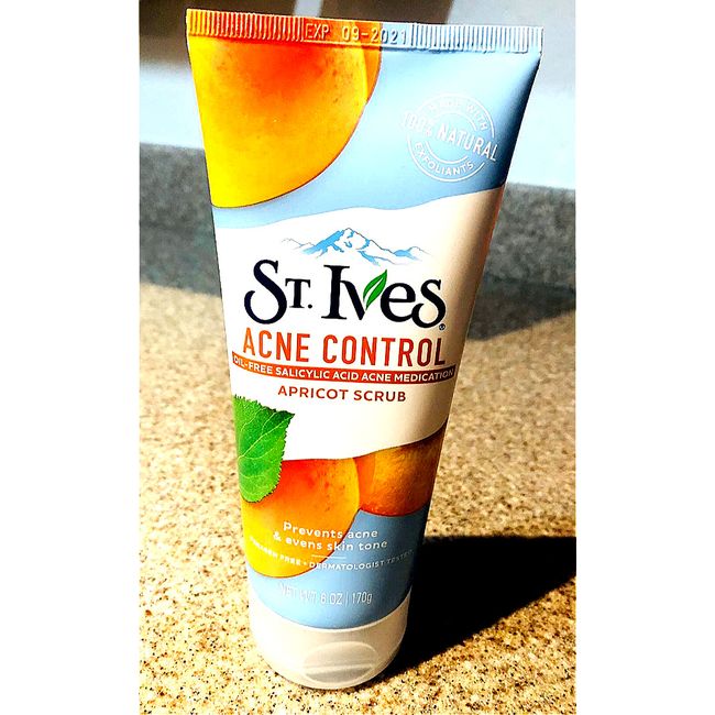 St Ives Acne Control Face Scrub Deep Exfoliation with Salicylic Acid Apricot