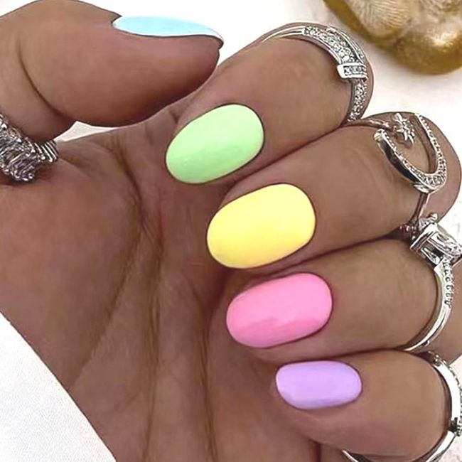 WAFOLOZE Press on Nails Short Squoval Fake Nails Glossy False Nails with Cute Multi -Color Rainbow Press ons Designs Acrylic Nails Press on Artificial Nails Stick on Nails for Women 24Pcs