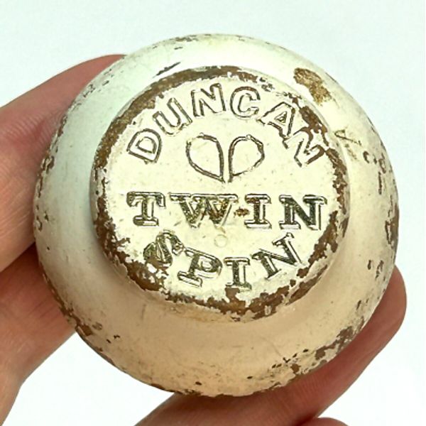 Vintage "DUNCAN TWIN SPIN" WHITE WOODEN PAINTED COLLECTIBLE SPINNING TOP TOY