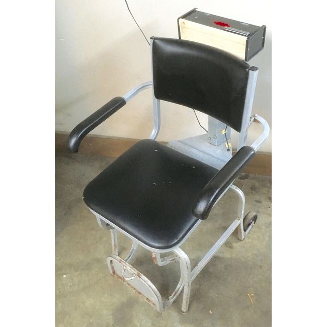 Detecto 6475 digital chair scale.  Good operating condition.  Guaranteed. 400 lb