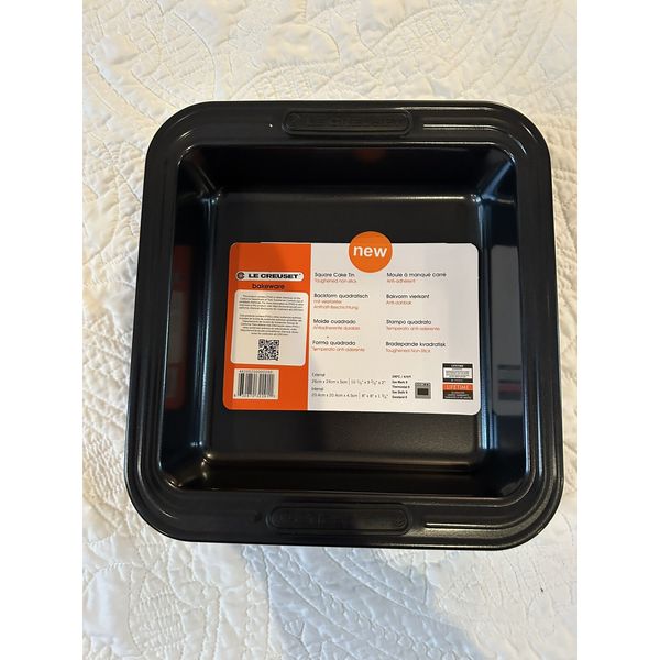 NWT Le Creuset Bakeware Square Cake Tin, Toughened Non-stick