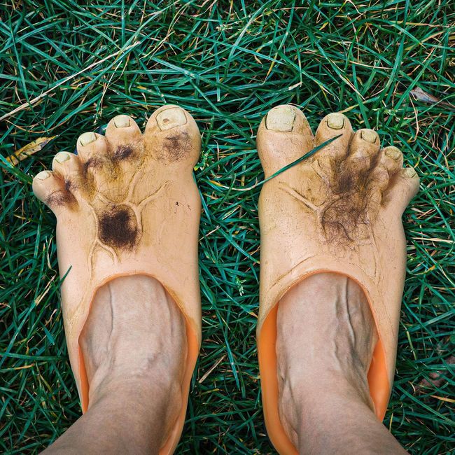 Big Ol Hairy Feet Halloween Accessory, Adult Large, Beige