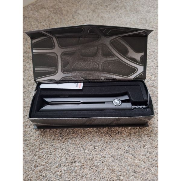 Brand New! Pin Straight Travel size hair straightener