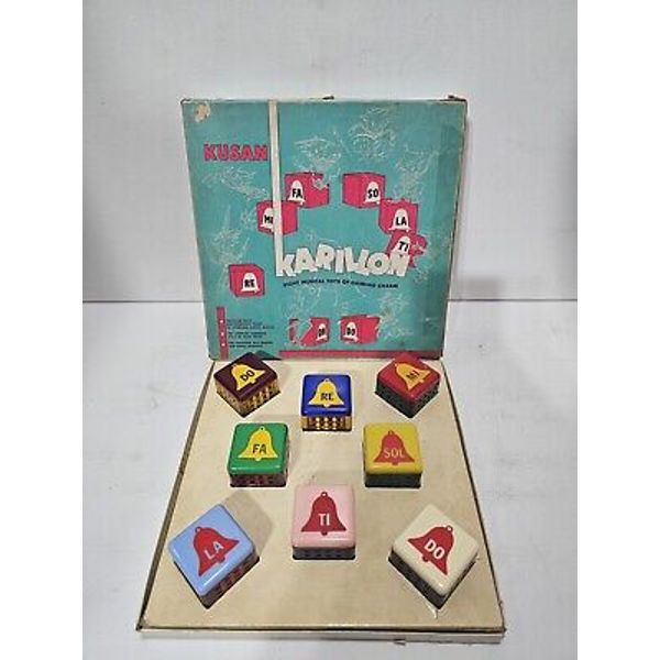 Vintage 1950s Kusan Karillon Eight Musical Toys Of Chining Charm Original Box