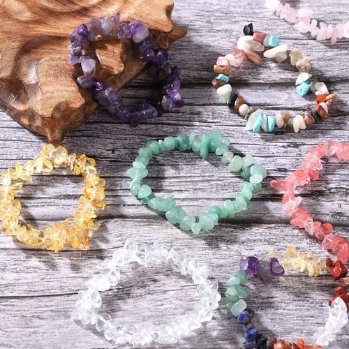 Yafe Chakra Bracelets for Women, 8pcs Natural Colorful Crystal Bracelets for 7 Chakra Lrregular Gemstone Bracelets Crystal Chip Bracelet for Women Men, 6.3-7.5 inches