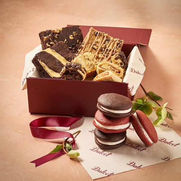 Dulcet Gift Baskets Gourmet Fresh Baked Pastry Gift Basket Filled with Red Velvet Whoopie Pie, Fudge Brownie & Flaky Rugelah The for Holidays, Birthday, Sympathy, & Family or Office Gatherings for Men & Women- Prime Delivery