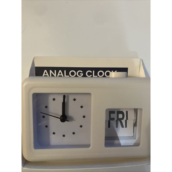 Vivitar Analog Clock White with Day Changer