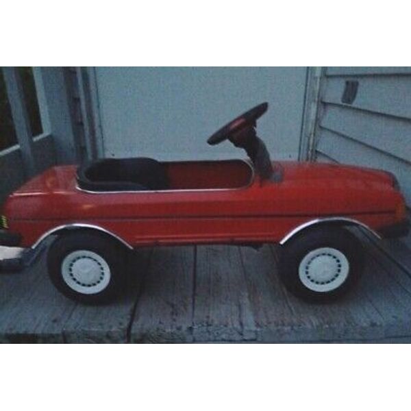 Vintage Metal 1985 Mercedes 500 SEC Red Pedal Car/Children’s Kids Ride On Toy