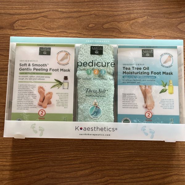 Koaesthetics/Earth Therapeutics Pedicure 1 2 3 Set-Masks X2/Socks NIB