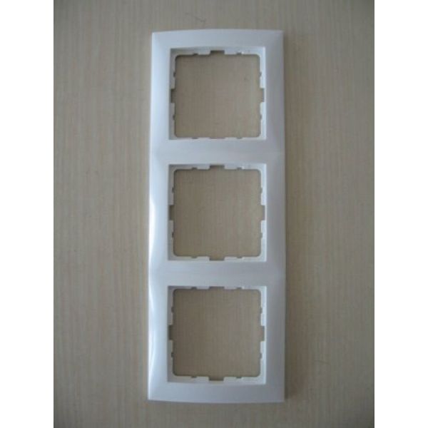Berker S.1 Glossy Frame with 3 Polarweiss