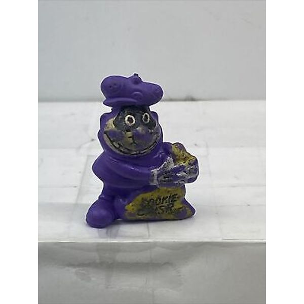 Vintage Cereal Premium COOKIE CRISP Toy Figure Crook Robber General Mills 1985