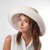sur la tête Monaco Packable Sun Hat - Beige - Medium