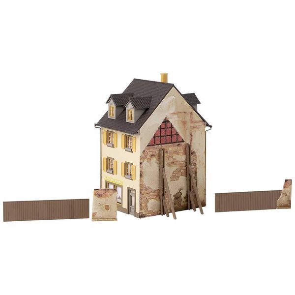 Faller 130692 H0 Old Town House with Board Fence, Various