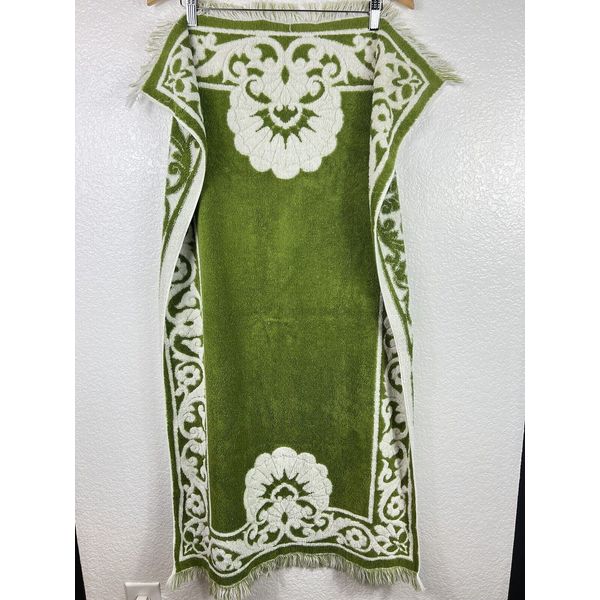 Vintage Retro 1970's Sears Green/White Reversible Bath Towel With Fringe